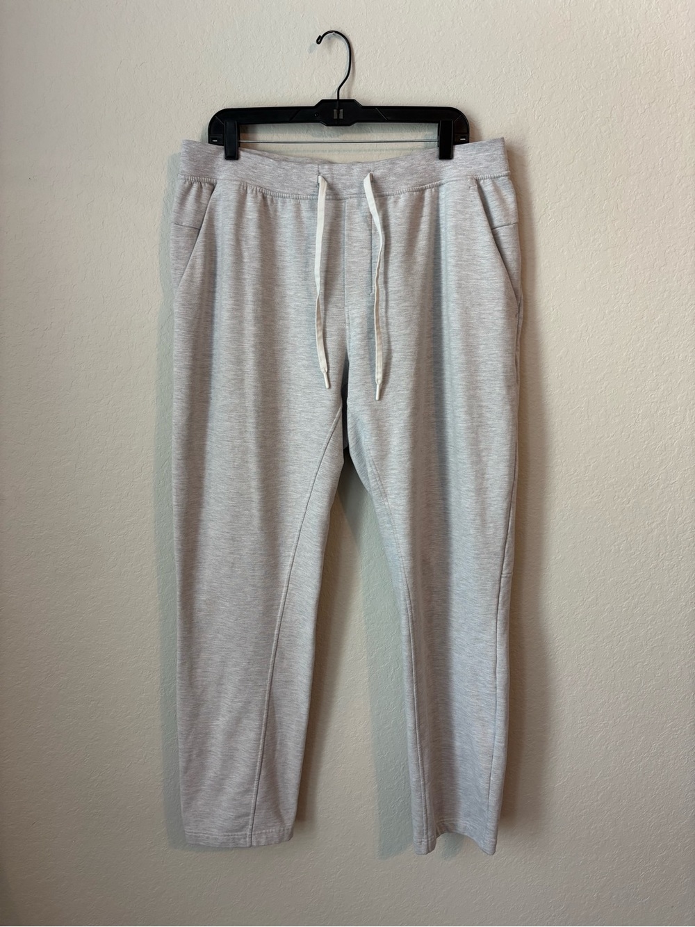 Lululemon Men's Light Gray Sweat Pants with Drawstring Size XXL